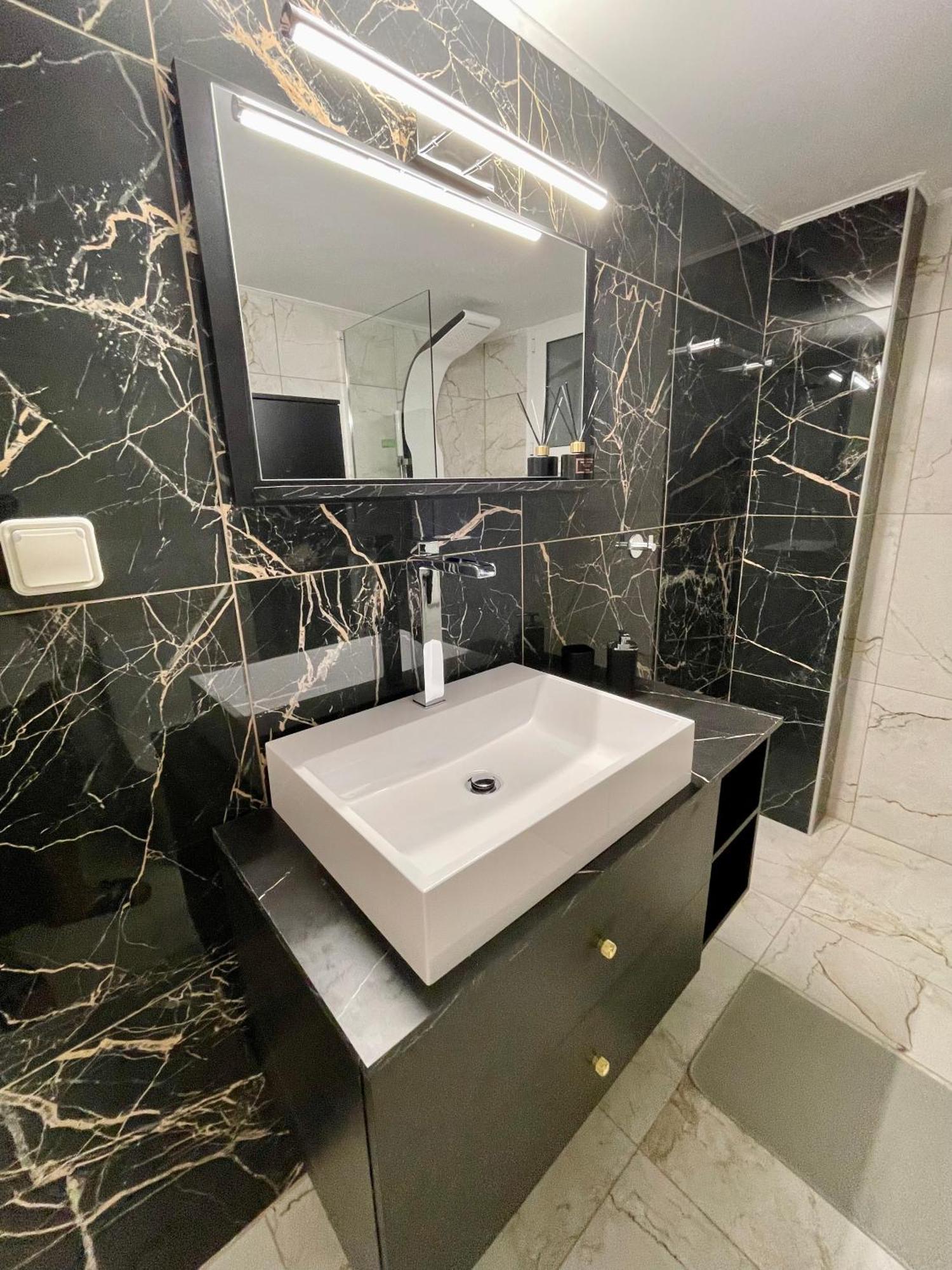 Emerald Luxury Apartments - Ath Airport Спата Экстерьер фото